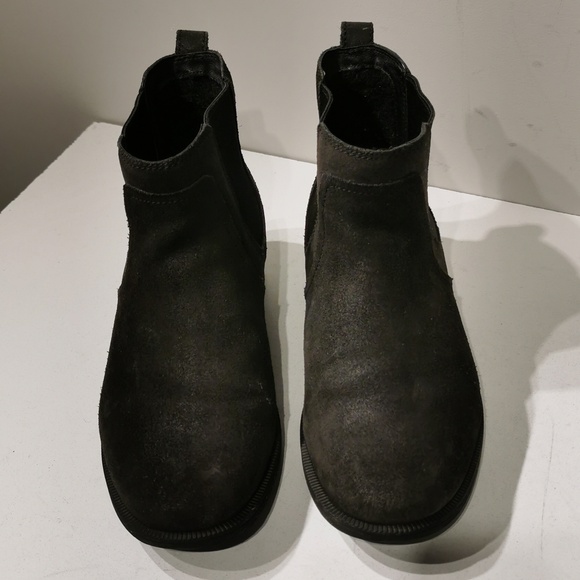 UGG Bohnam II Women Boots - Picture 2 of 8